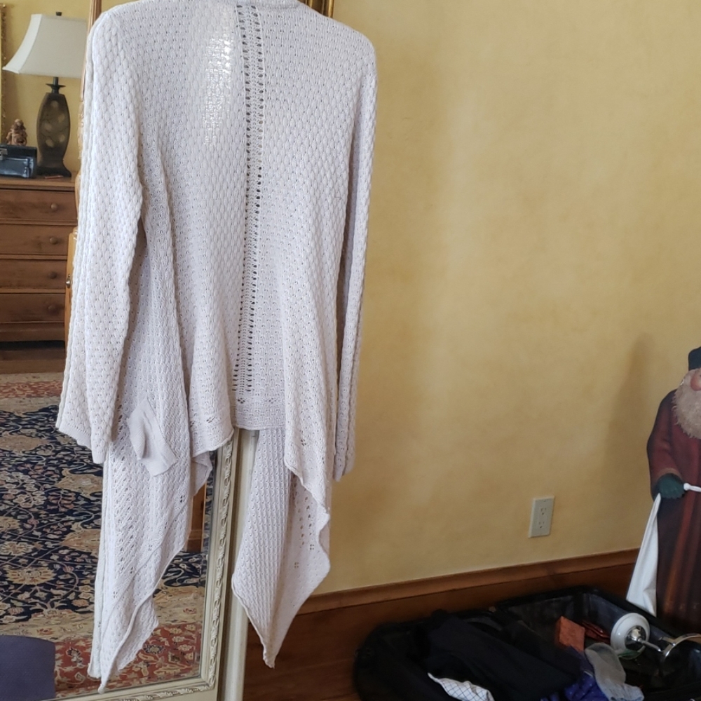 Sweater - Picture 4 of 4